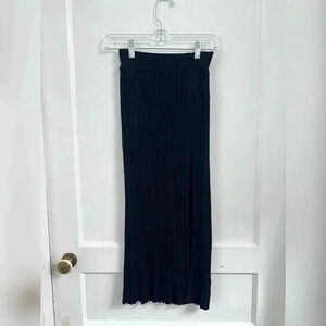 Aritzia || Wilfred Zeta Ribbed Midi Skirt with Slit Black Size XS